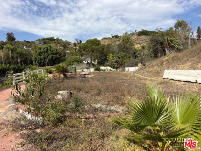949 Las Lomas Avenue photo 4