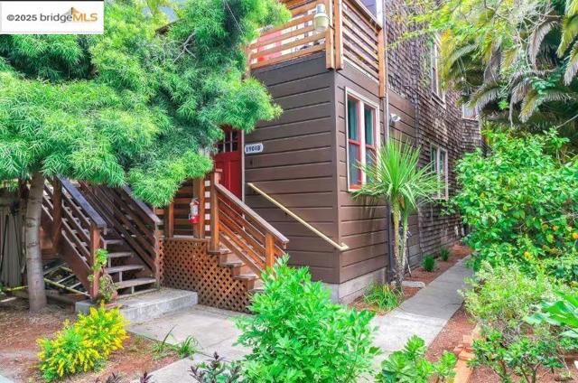 1906 Bonita Ave, Berkeley CA: https://media.crmls.org/mediaz/3e0fde89-f0eb-4ed2-8c3b-8acedf56b06c.jpg