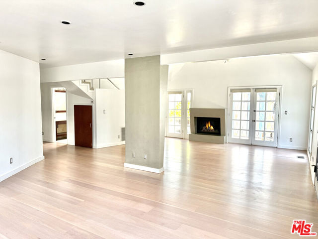 1153 N Poinsettia Place, West Hollywood CA: https://media.crmls.org/mediaz/3e106ff2-8f7f-4311-967b-3473efd94be2.jpg