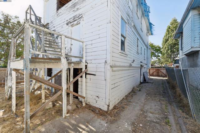 Image 31 of 48 For 1291 55th St