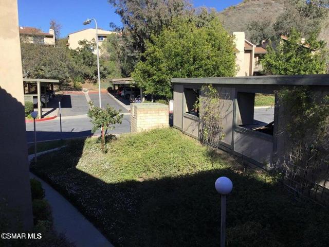 245 Oakleaf Drive, Thousand Oaks CA: https://media.crmls.org/mediaz/3e10be04-f0b9-43a1-a850-a308172039cb.jpg