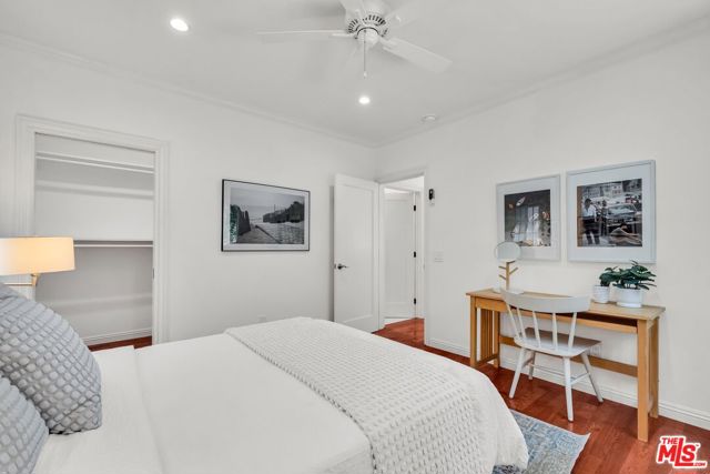 1709 Buckingham Road, Los Angeles CA: https://media.crmls.org/mediaz/3e10f6f6-10dc-4594-87d7-ad8a54c10ba3.jpg