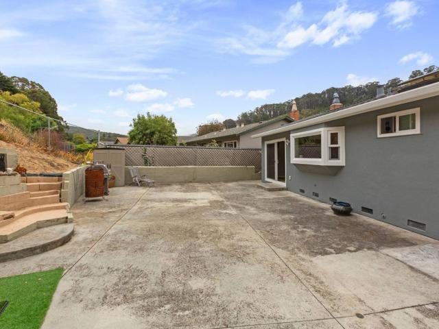 1415 LInda Mar Boulevard, Pacifica CA: https://media.crmls.org/mediaz/3e11aba9-7e5c-404c-83a3-61d2ba12d333.jpg