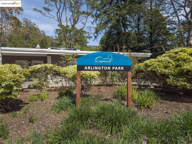 1000 Navellier St, El Cerrito CA: https://media.crmls.org/mediaz/3e11adc1-009f-4401-8ba2-59747de8cfcd.jpg