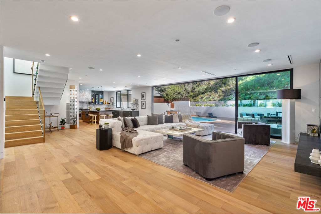 2220 Coldwater Canyon Drive, Beverly Hills, CA 90210