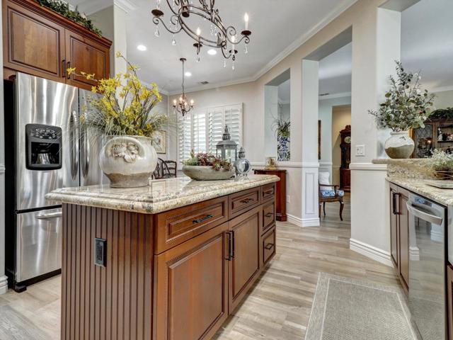 40882 Calle Claro, Indio CA: https://media.crmls.org/mediaz/3e14e9b4-b04d-4f27-bc7e-388e1d4f522b.jpg
