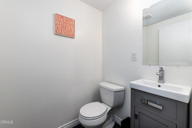 Detail Gallery Image 16 of 33 For 10037 Sunnybrae Ave, Los Angeles,  CA 91311 - 4 Beds | 2/1 Baths