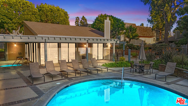 4360 Glencoe Avenue, Marina del Rey CA: https://media.crmls.org/mediaz/3e14fcfa-1f13-4ba5-9ae5-0764fe303fd1.jpg