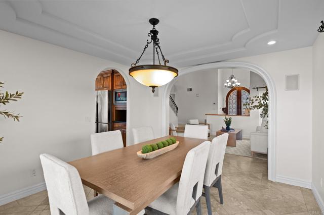 213 Via Palacio, Encinitas CA: https://media.crmls.org/mediaz/3e15a7a3-bd62-409a-9441-a562a0883e71.jpg