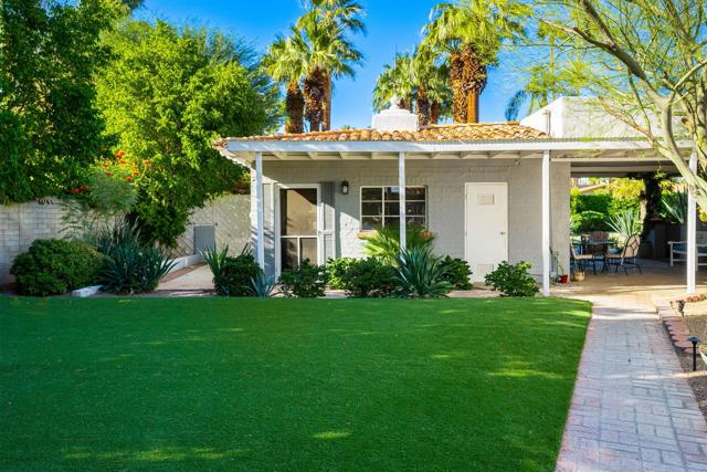 365 Camino Norte, Palm Springs CA: https://media.crmls.org/mediaz/3e161268-c48b-4d0e-a919-0b89fa80b4d0.jpg