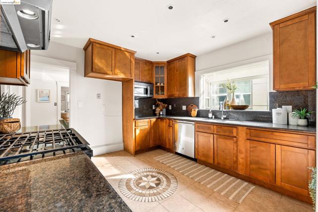 Image 20 of 48 For 6021 Monadnock Way