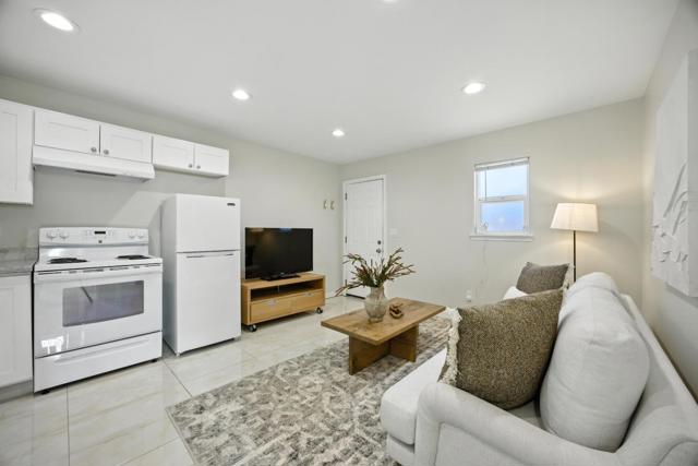 1097 10th Avenue, Redwood City CA: https://media.crmls.org/mediaz/3e166c85-15c5-4ca9-830a-d1be590a2b6d.jpg