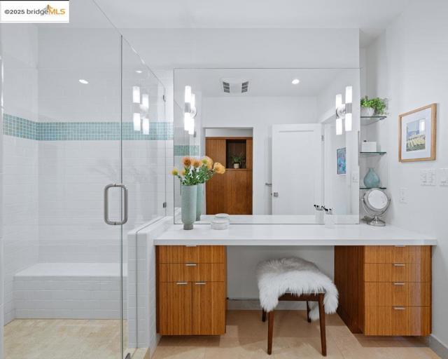 310 Pacific Ave, Piedmont CA: https://media.crmls.org/mediaz/3e175b44-fda0-451b-933c-a92d2ee83ea7.jpg