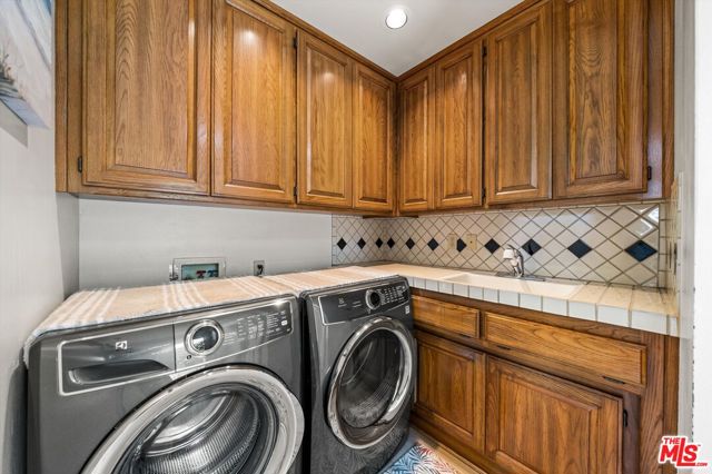 5441 Toltec Drive, Santa Barbara CA: https://media.crmls.org/mediaz/3e1775a8-c8e7-4bd0-b946-4e19eea119b0.jpg