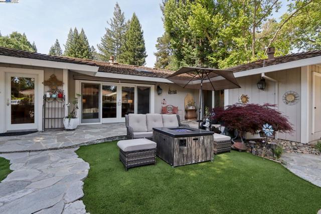 688 Danville Blvd, Danville CA: https://media.crmls.org/mediaz/3e177768-7802-4b61-926e-4d3c50e9cdcc.jpg