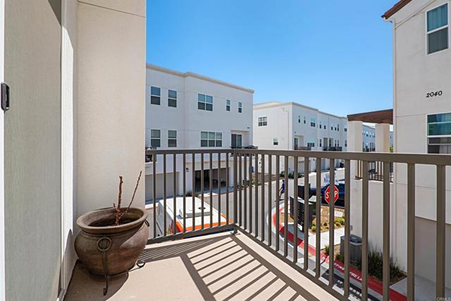 Detail Gallery Image 14 of 21 For 1455 Banahaw Dr #1,  Chula Vista,  CA 91915 - 2 Beds | 2/1 Baths