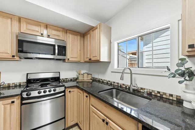 755 Homer Avenue, Palo Alto CA: https://media.crmls.org/mediaz/3e18b670-67a8-4855-954a-dbeefaaebea7.jpg