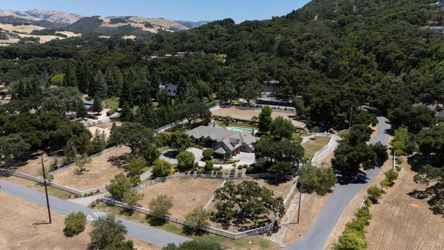 6 Sleepy Hollow Drive, Carmel Valley CA: https://media.crmls.org/mediaz/3e18be23-fce9-4ec2-803b-bf059c36f8e2.jpg