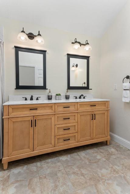 204 Oak Way, Santa Cruz CA: https://media.crmls.org/mediaz/3e18c31b-9341-4653-b0a7-98a5f0a68c2a.jpg
