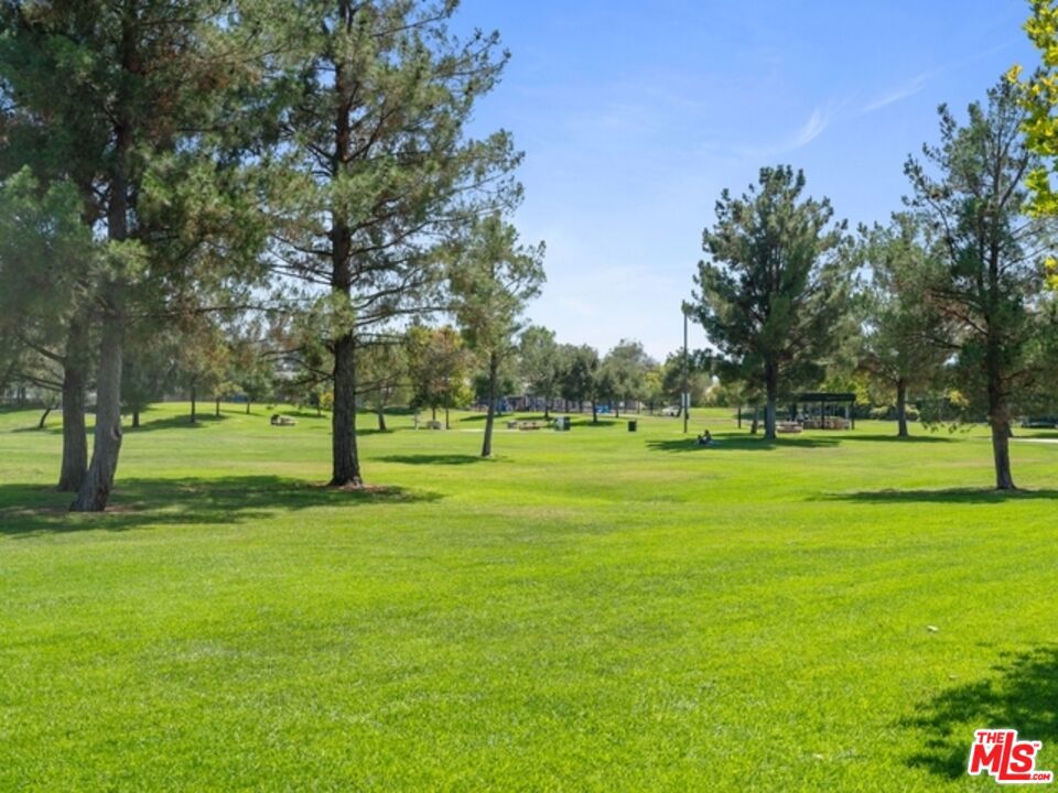 https://media.crmls.org/mediaz/3e195947-461a-4015-8815-93ef7cf9c0d8.jpg?preset=X-Large