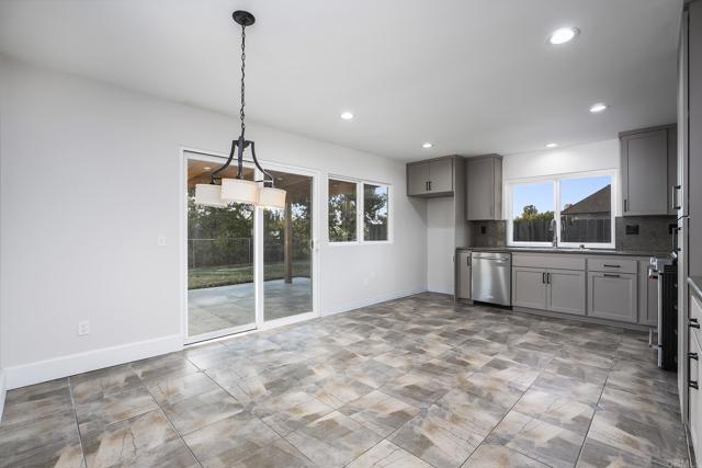 8973 CARLEY CIR, San Diego CA: https://media.crmls.org/mediaz/3e198fbb-50b5-4862-9650-751ab5424c89.jpg