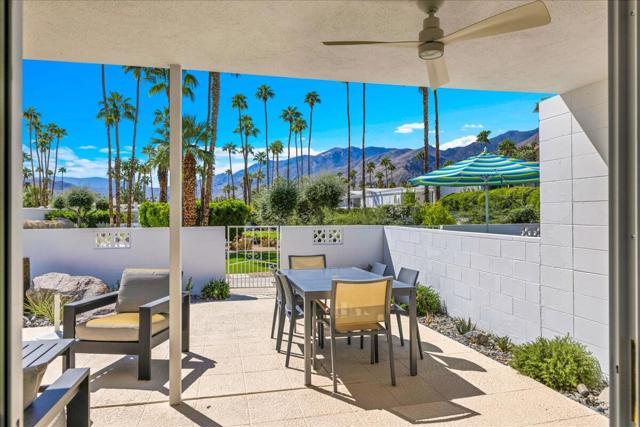 211 E Canyon Vista Drive, Palm Springs CA: https://media.crmls.org/mediaz/3e19c6b3-fce0-46f8-bf7b-ddd44aa19792.jpg
