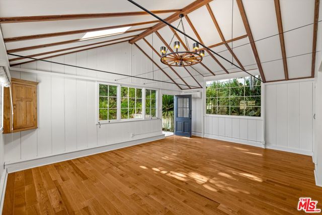 880 Knollwood Drive, Santa Barbara CA: https://media.crmls.org/mediaz/3e19dd38-1251-4756-b3db-88bae328f9ac.jpg