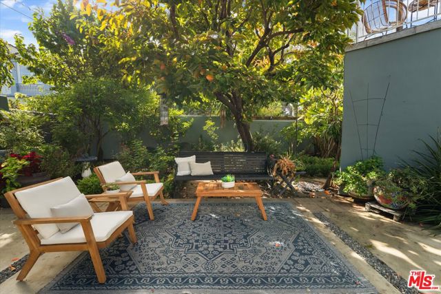 Image 22 of 27 For 850 Burrell Street