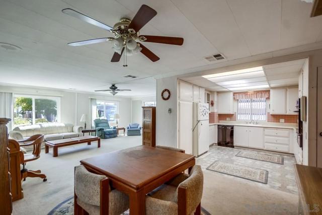 14215 Pecan Park Ln, El Cajon CA: https://media.crmls.org/mediaz/3e1a4c21-fa05-4b1f-adf3-d94aaa2e6d17.jpg