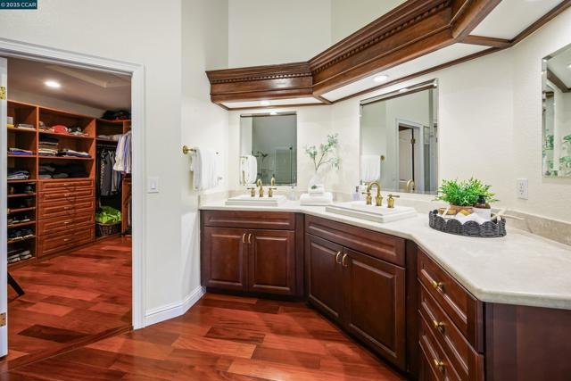 4405 Deer Ridge Rd, Danville CA: https://media.crmls.org/mediaz/3e1a62f7-13d0-4935-aeb2-a882bf44040c.jpg