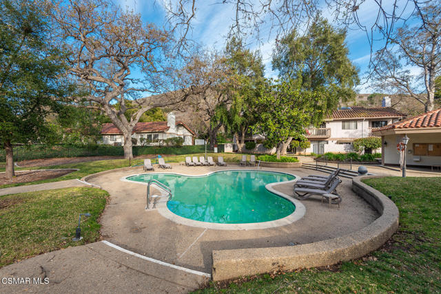 784 N Valley Drive, Westlake Village CA: https://media.crmls.org/mediaz/3e1a6f52-a284-4e9a-b1fa-a0f3f35da3dc.jpg