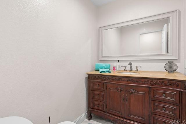 Detail Gallery Image 14 of 47 For 5035 Cherrywood Dr, Oceanside,  CA 92056 - 3 Beds | 2/1 Baths