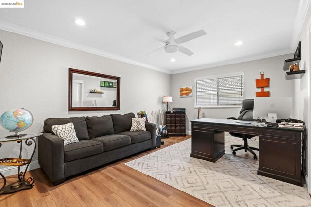5521 Lanai Ct, Discovery Bay CA: https://media.crmls.org/mediaz/3e1b2b70-9978-4ed3-81f2-b37e410e9507.jpg