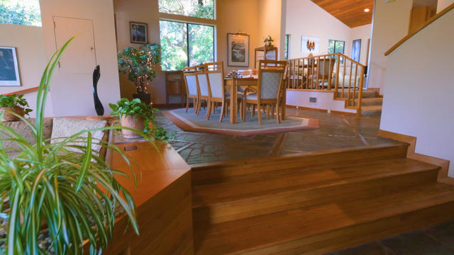2442 Valley Meadow Drive, Oak View CA: https://media.crmls.org/mediaz/3e1b6b13-dfb2-477f-9470-59f41021ac89.jpg