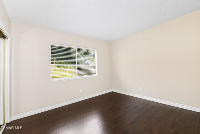 20027 Hiawatha Street, Chatsworth CA: https://media.crmls.org/mediaz/3e1bb832-b6cd-44b3-834a-90436162a30c.jpg