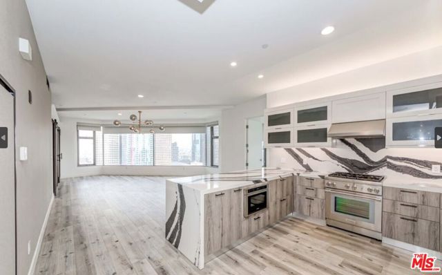 801 S Grand Avenue, Los Angeles CA: https://media.crmls.org/mediaz/3e1bb948-1d00-4ec5-885b-d3becd0395ae.jpg