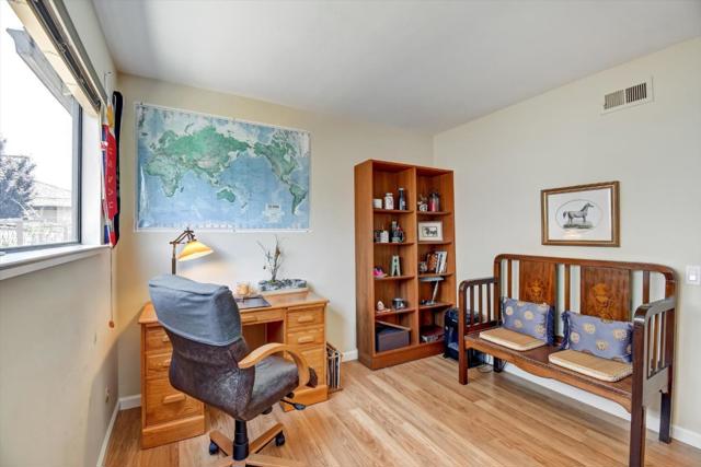 792 Marlin Avenue, Foster City CA: https://media.crmls.org/mediaz/3e1bcaf3-9dfd-46bd-bef1-6ca09fc70868.jpg