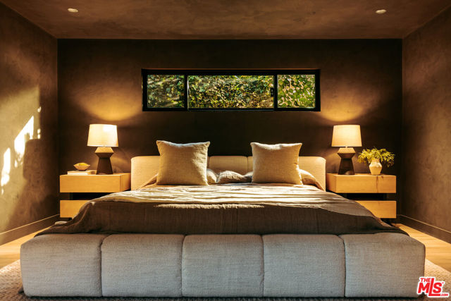 4790 Galendo Street, Woodland Hills CA: https://media.crmls.org/mediaz/3e1c3f5d-efe7-4fc6-b398-b7b97684e9ed.jpg