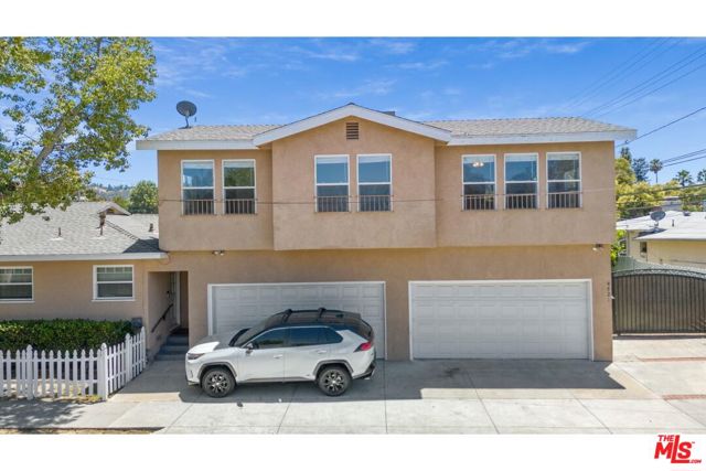 4821 Topanga Canyon Boulevard, Woodland Hills CA: https://media.crmls.org/mediaz/3e1c974a-61e3-4979-ba18-17d22e6403af.jpg