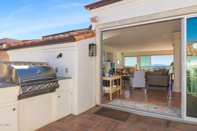 1571 Mandalay Beach Road, Oxnard CA: https://media.crmls.org/mediaz/3e1dc551-2f93-4be6-b3ef-564c9c0c9495.jpg