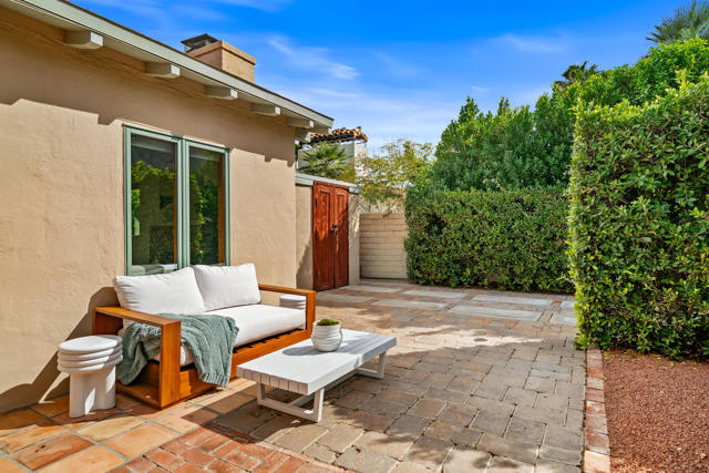 610 S Camino Real, Palm Springs CA: https://media.crmls.org/mediaz/3e1e0033-6477-473b-b045-566b4a5e4a89.jpg