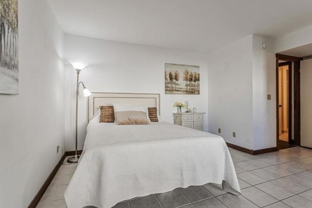 323 Broadway, Santa Cruz CA: https://media.crmls.org/mediaz/3e1e0276-1ecd-46a3-a055-074aed717f2e.jpg