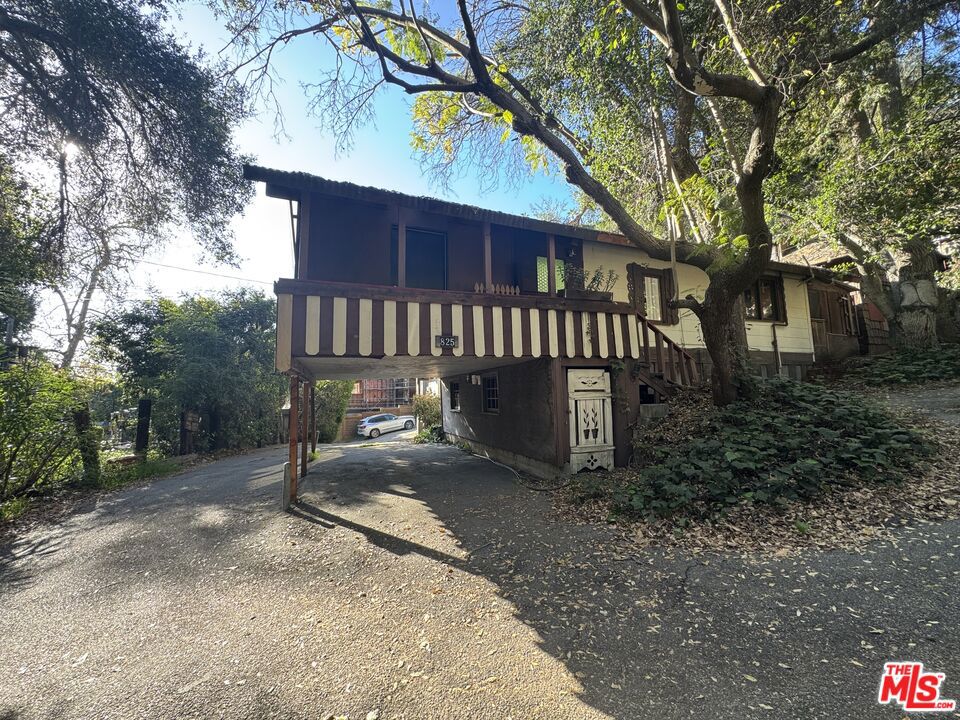 825 N Beverly Glen Boulevard