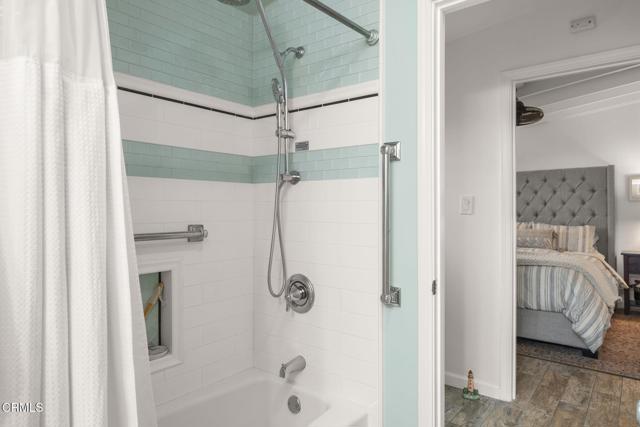 3500 Ocean Drive, Oxnard CA: https://media.crmls.org/mediaz/3e1eb3bc-f9a2-4be7-af1b-95b73966b00f.jpg