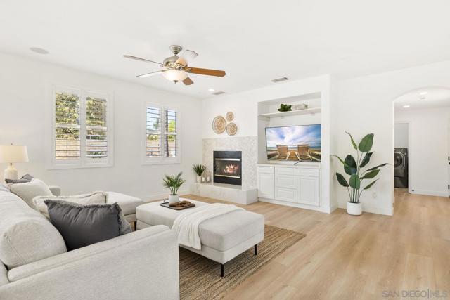 2337 Douglaston Glen, Escondido CA: https://media.crmls.org/mediaz/3e1f073f-b291-4d4b-9bac-26819ecd752f.jpg