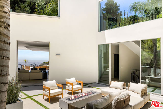 1895 Rising Glen Road, Los Angeles CA: https://media.crmls.org/mediaz/3e203ee2-d917-4892-ab7f-caf185cad973.jpg