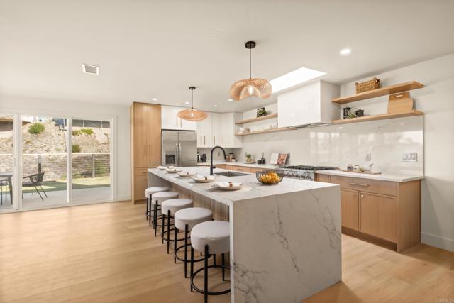 Detail Gallery Image 11 of 57 For 2134 Flying Hills Ln, El Cajon,  CA 92020 - 4 Beds | 3 Baths