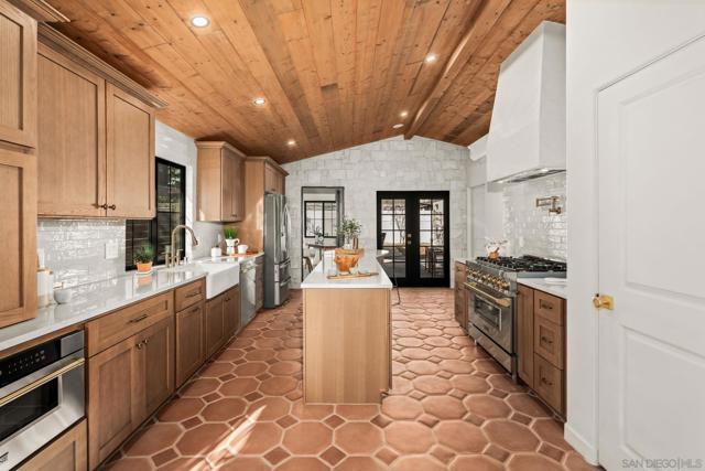 1566 Evergreen St, San Diego CA: https://media.crmls.org/mediaz/3e20691c-86b4-4201-8d7f-335eb2119d6c.jpg