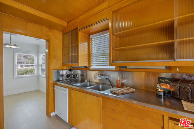 210 S Bundy Drive, Los Angeles CA: https://media.crmls.org/mediaz/3e2086b8-fab5-4f74-9877-b0250d2aabee.jpg