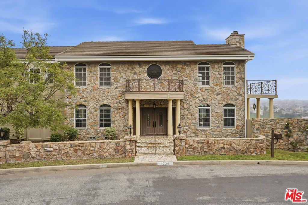 1036 El Medio Avenue